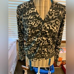 Minnie Rose ladies sz L vneck button down long sleeve sweater